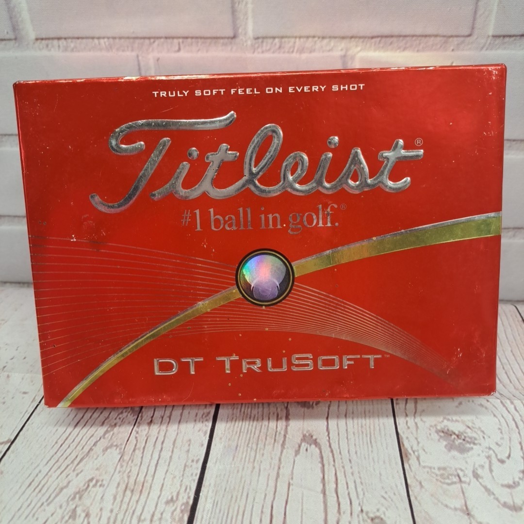 Titleist DT White Golf Balls - 1 Dozen - TTDT (New in Box) - $11.66