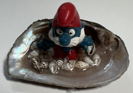 Figurines TV Cartoon Character Papa Smurf  Clam and Tiny Shells Collectible - £4.61 GBP
