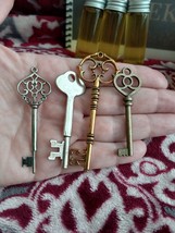 Hekate Key with oil  !  - $55.00