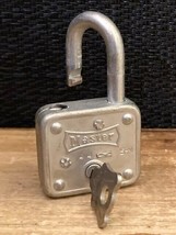 Antique/Vintage Master Lock Keyed Padlock 44 5M MILWAUKEE, WIS Made in USA  - $9.41
