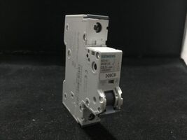 Siemens 5SY5105-7 1-Pole Circuit Breaker 230-400VAC 220VDC 0.5Amp - $9.50