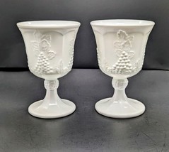 Set of 2 Vintage Indiana Colony Harvest Grape White Milk Glass Goblets EUC - £11.41 GBP