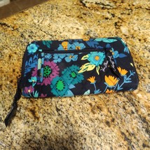 Vera Bradley Zip Around Wallet Pouch In Midnight Blues Multicolor Floral Quilted - £18.77 GBP
