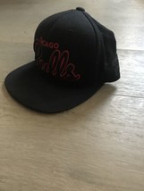 Pre-Owned Chicago Bulls All Black Red Script Mitchell &amp; Ness NBA Snapback Hat - £20.10 GBP
