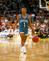 Muggsy Bogues 8X10 Photo Charlotte Hornets Basketball Picture Nba - £3.96 GBP