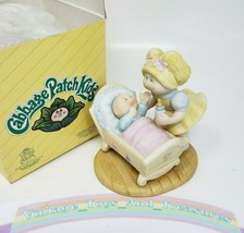 Vintage 1984 Cabbage Patch Kids Porcelain Figurine Getting Aquainted Baby + Girl - £28.93 GBP