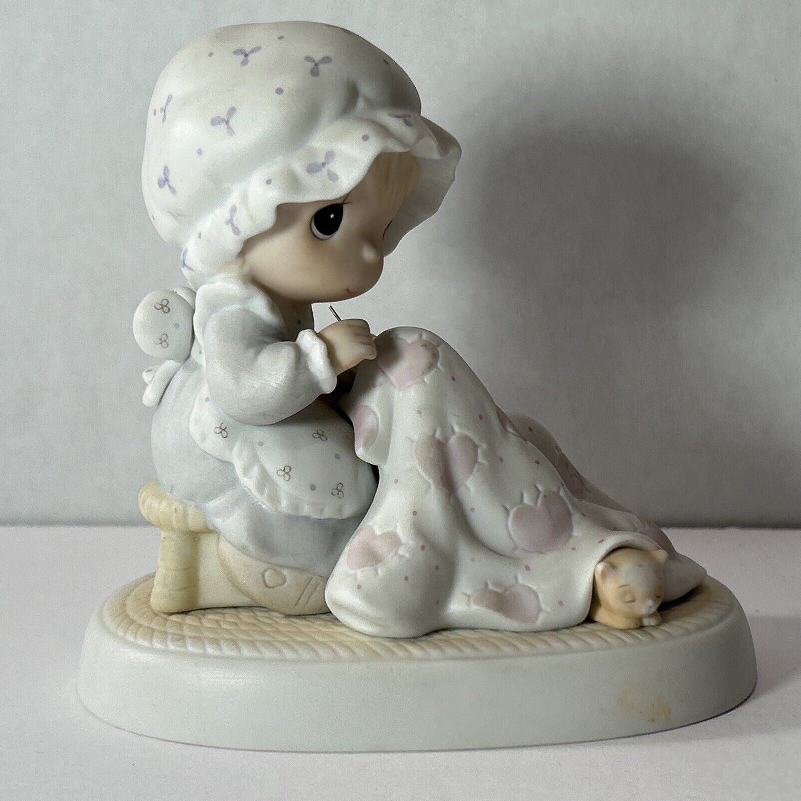 PRECIOUS MOMENTS FIGURINE - LOVE COVERS ALL - 1984 - #12009 (no box) - £3.75 GBP
