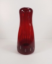 FREE FORM HAND BLOWN 9 1/2&quot; CONTROLLED BUBBLE PINCHED SIDES RUBY VASE  B... - £27.41 GBP
