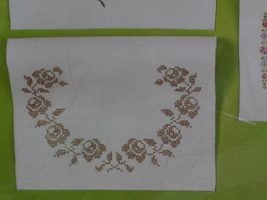 Wonder Art Table Scarf Coronet 1382 Stamped Fabric Embroidery Sealed Vin... - $7.95