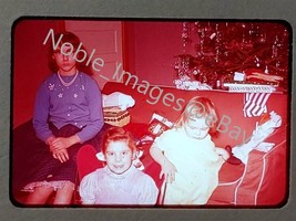 1956 Christmas Tree Cousins on Couch Living Room Ektachrome 35mm Slide - £3.48 GBP