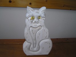 Vintage Folk Art White Painted Wood Kitty Cat Puzzle Shelf Sitter – 8 x 4.75 x 1 - $13.99