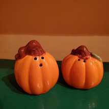 Pumpkin Salt and Pepper Shakers, Ceramic Orange, Thanksgiving Autumn Fall Decor image 3