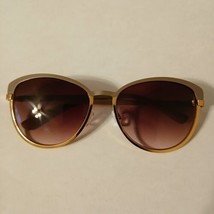 Jessica Simpson Sleek Women&#39;s Nude/Gold Tone Metal Cat Eye Sunglasses J5316 - £11.67 GBP