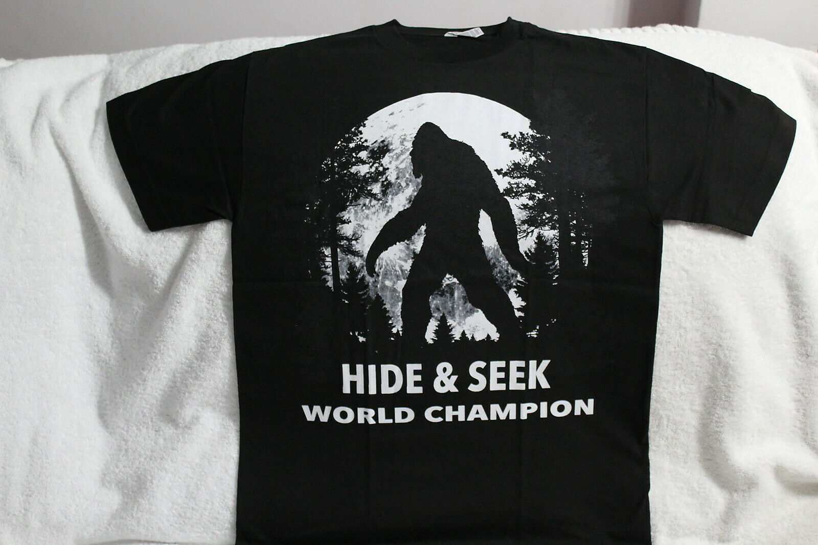 BIGFOOT HIDE AND SEEK WORLD CHAMPION FOREST SASQUATCH FUNNY T-SHIRT