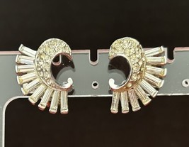 Vtg Screw Back Silver Tone Rhinestone earrings baguettes - $23.33