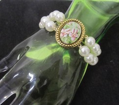 Vintage Double Strand Faux Pearl Bracelet Gold Flower Flower Charm Box Clasp  8&quot; - £12.20 GBP