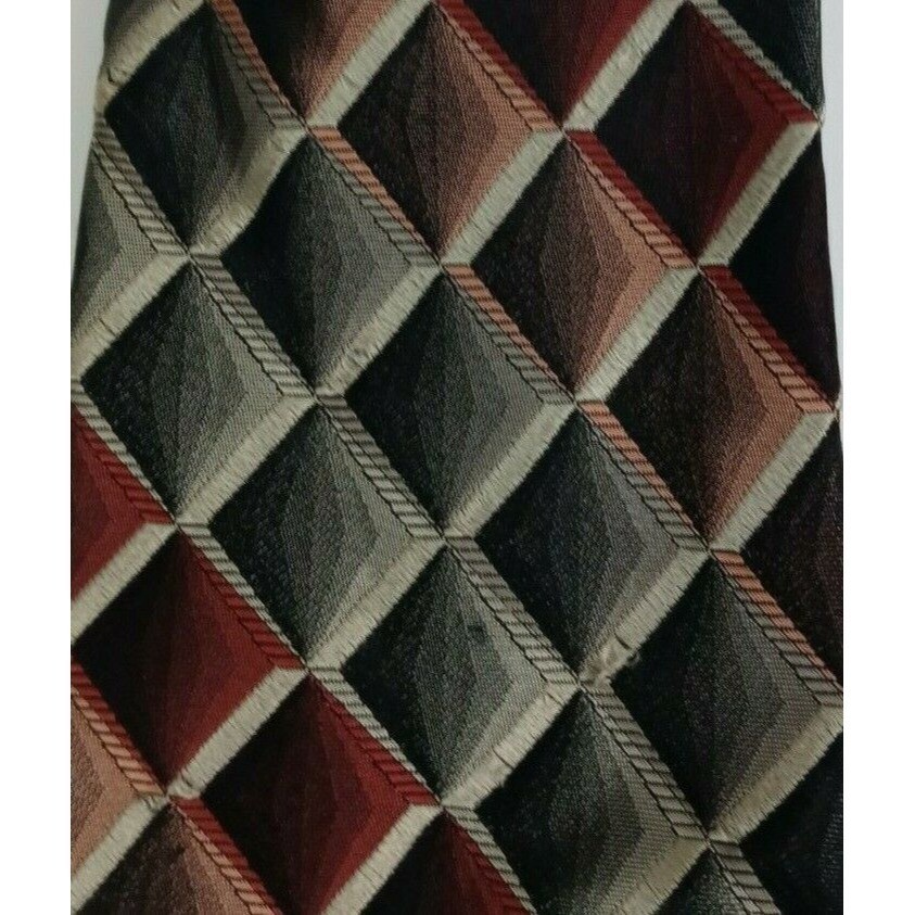 Crazy Horse Tie With Red & Gray/Silver Diamond Designs Item image 4