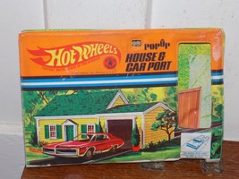 Vintage 1967 Hot Wheels Pop Up House &amp; Car Port - $19.80