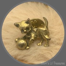 Vintage Gold Brass Tone Cat with Ball Hat Tack Lapel Pin - £6.97 GBP