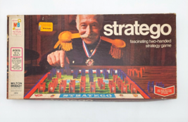 Vtg 1975 Stratego Board Game Complete Set Milton Bradley 4916 Box Wear a... - $23.70