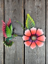 Colorful Metal/Resin Hummingbird With Pink Flower Wall/Fence Decor - £23.75 GBP