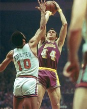 Jerry West &amp; Walt Frazier 8X10 Photo Los Angeles Lakers Ny Knicks Basketball Nba - £3.87 GBP