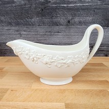 Wedgwood Cream Gravy Boat Queens Ware Embossed Rim Etruria Barlaston - £22.02 GBP