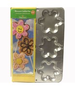 Wilton Blossom Flower Cookie Pan Spring Design Holiday and Easter New - $151.10 MXN