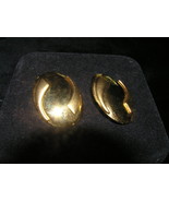Vintage Large Goldtone Oval with Brushed Swishes Pierced Earrings - £4.92 GBP