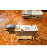 NICE SMC Solenoid Valve w/ 3-port base mount # SYJ714R-5WOZ-02N (5W0Z) - $66.49