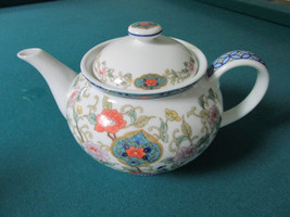 DISTINCTIVE SETTINGS &quot;MING&quot; TEAPOT FLORAL  *6 X 9&quot;   * - £58.25 GBP