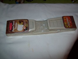 Vintage 1977 Rubbermaid Plastic Paper Towel Holder - Woodbine Collection 2363 - $24.74