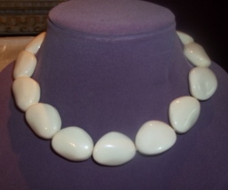 Kenneth Jay Lane KJL Chunk Faux Ivory Nugget Choker Necklace Gold Tone chain - £15.56 GBP