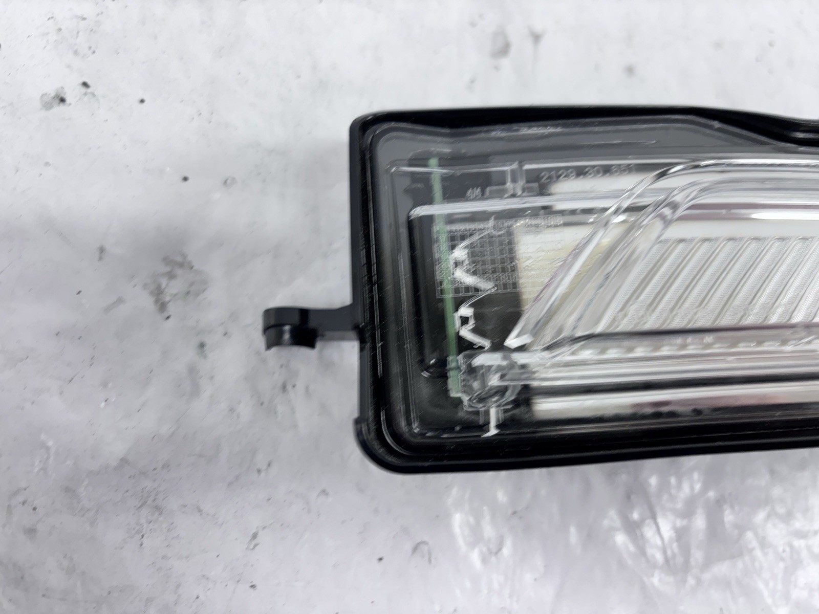 OEM Dodge Ram 1500 Front Left Mirror Turn Signal LED 68402097aa 2019-2022 Item image 8
