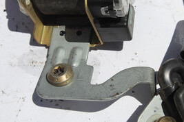 2003-2004 FORD MUSTANG V6 LH REAR DRIVER SIDE SEAT BELT RETRACTOR K2717 image 7