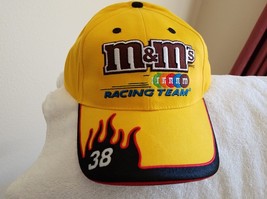 Elliott Sadler #38 M&amp;M&#39;s on a Yellow Ball Cap - $403.44 MXN