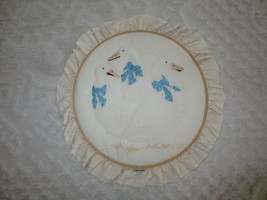 Vtg. Loop Framed Candlewick/Crewel Ducks w/BOWS Lace Ruffled Border - 19&quot; Dia. - £12.02 GBP