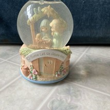 Precious Moments Collectible O Come Let Us Adore Him Musical Snow Globe - £20.85 GBP