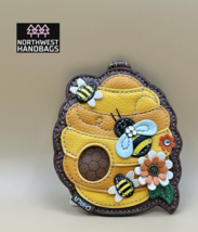 BEEHIVE BEE CHALA PAL KEY FOB COIN PURSE KEYCHAIN - $343.11 MXN