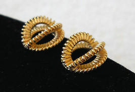 Avon Earrings Textured 3D Loop Gold Tone CHOOSE Clip or Pcd VTG 80&#39;s Art... - $12.85