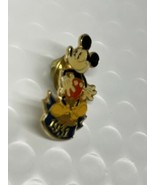 DS Mickey Through The Years Giveaway Series 1931 Mickey Mouse  Disney Pin  - $179.32 MXN