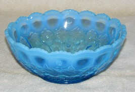 ANTQ. Fenton Art Glass Honeycomb &amp; Clover Blue Opalescent Berry Bowl 9&quot; UV light - £35.61 GBP