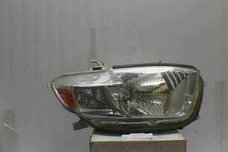 Primary image for 2008-2010 Toyota Highlander Right Passenger OEM Head Light 34 1C130 Day Retur...