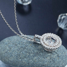 2.Ct Simulé Diamant Halo Chaine Pendantif 14K Plaqué or Blanc - £62.89 GBP