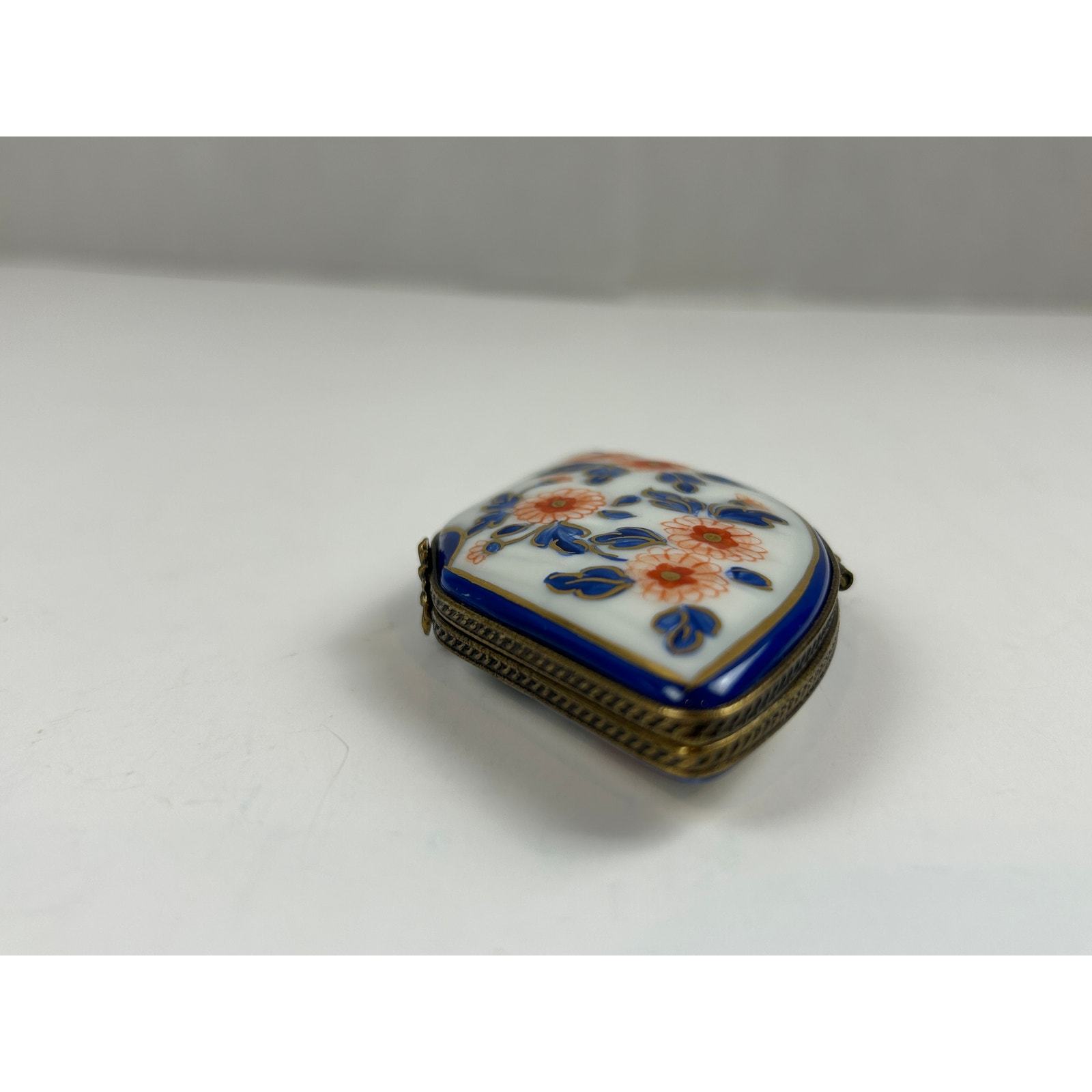 Hand-Painted Limoges Peint Main Trinket Box – Chamart Exclusive Floral Design Item image 3