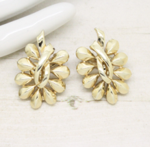 Vintage Signed Coro Floral Leaf Flourish Fan Gold Clip On EARRINGS Jewel... - $21.66