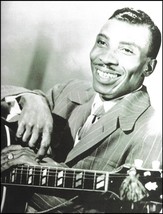 T-Bone Walker with Gibson ES-250 Electric Guitar 8 x 11 b/w pin-up photo - $4.23