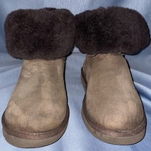 Ugg Chocolate Brown Sheepskin Bailey Button Ii Boot S/N 5803, Women Size 10 - £47.45 GBP