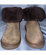 UGG Chocolate Brown Sheepskin BAILEY BUTTON II Boot S/N 5803, Women Size 10 - $59.00