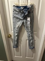 New ALMOST Famous Jeans Distressed Light Wash Mid Rise Cuffed Sz 5 Skinn... - £11.76 GBP